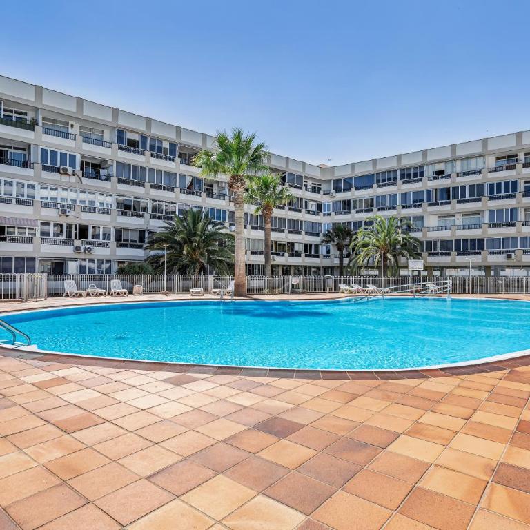 Newly Refurbished Beachfront - Two-Bedroom Deluxe Apartment with Ocean View - 26