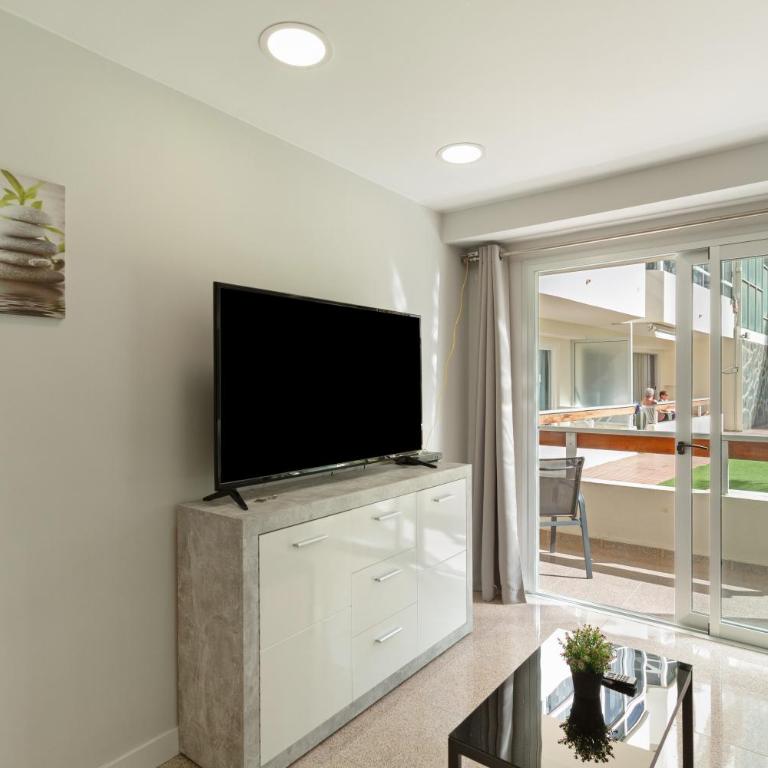 Kellys' Apartment Las Camelias - One-Bedroom Apartment with Garden View - 12