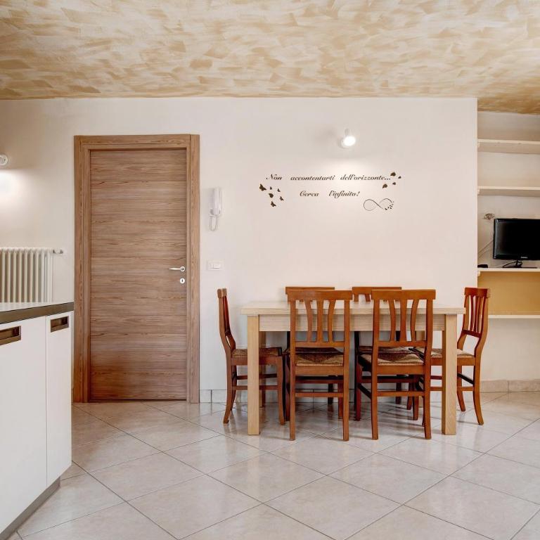 Lago di Serraia - Two-Bedroom Deluxe Apartment with Garden View - 8