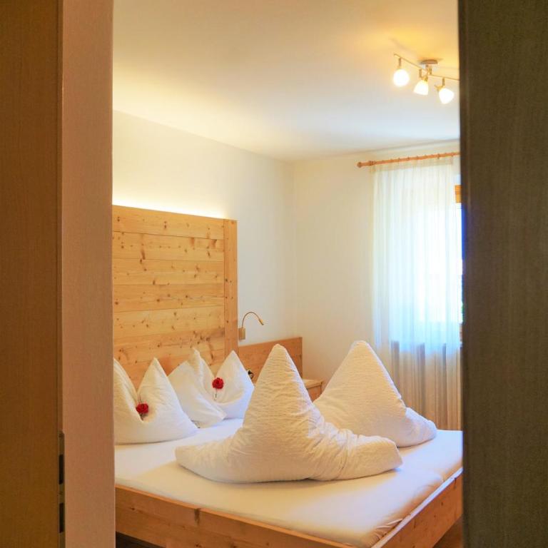 Apartments Tratter - Appartamento Deluxe con 2 Camere da Letto e Vista Giardino - 11