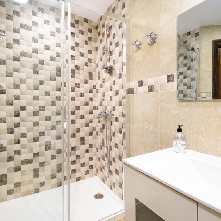 Sol y mar - Apartamento Deluxe de 2 dormitorios con balcón - 24