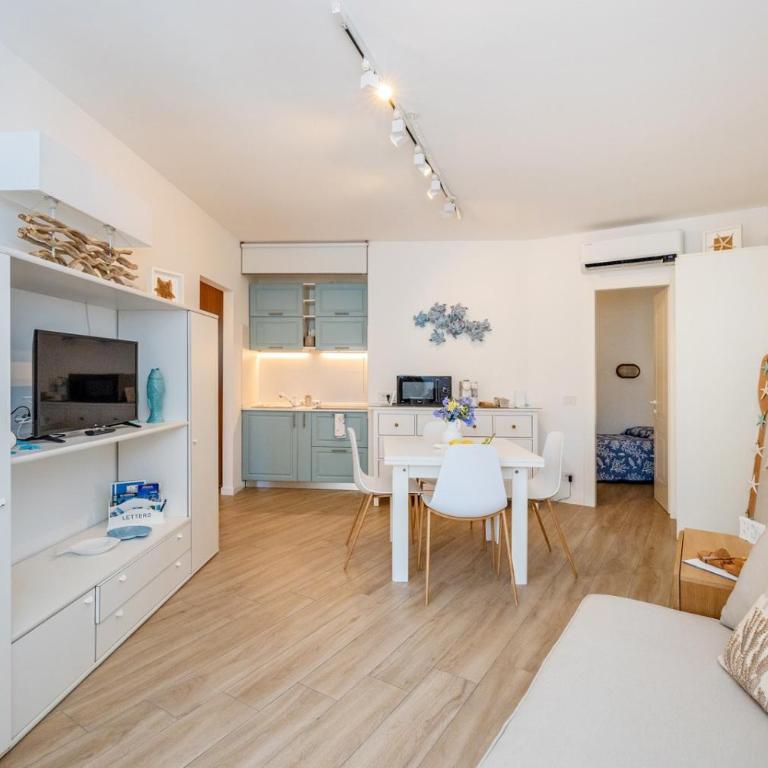 Isabel Beach and Bike - Appartamento Deluxe con 2 Camere da Letto e Vista Giardino - 9