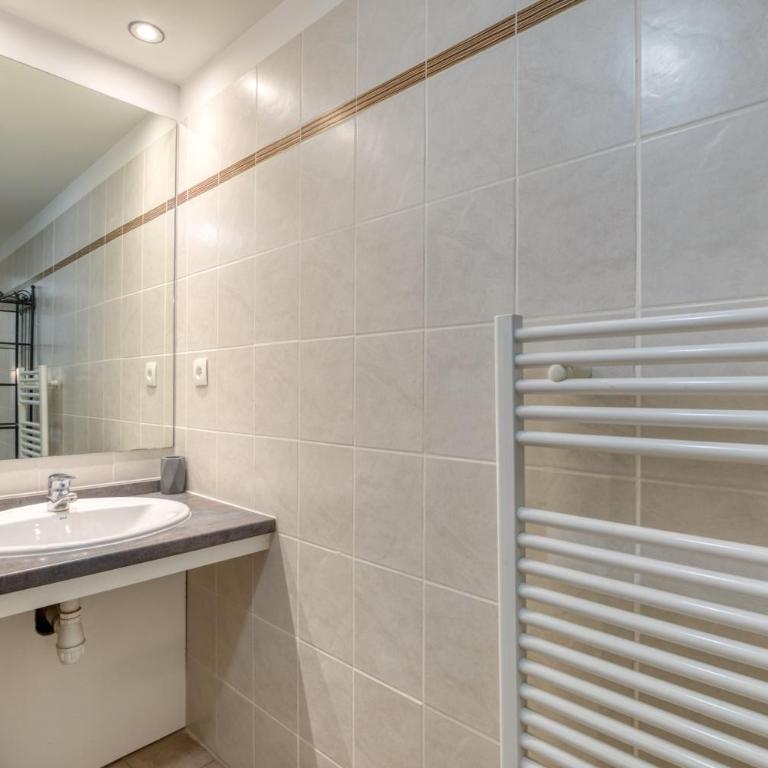 Appart sécurisé, climatisé, wifi - Appartement avec Douche - 15
