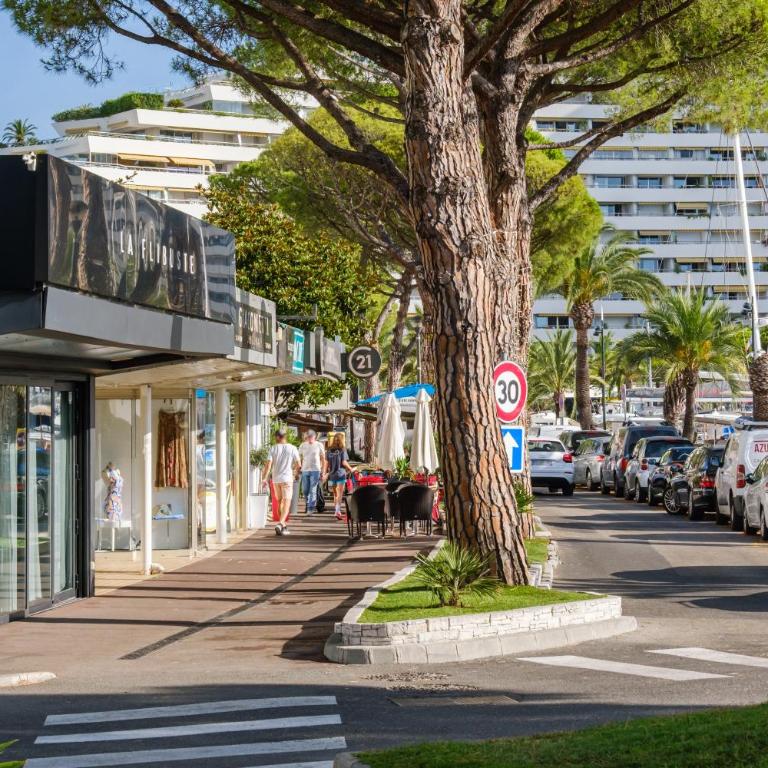 Marina Baie des Anges - bord de mer - Appartement 1 Chambre Supérieur avec Balcon - 19