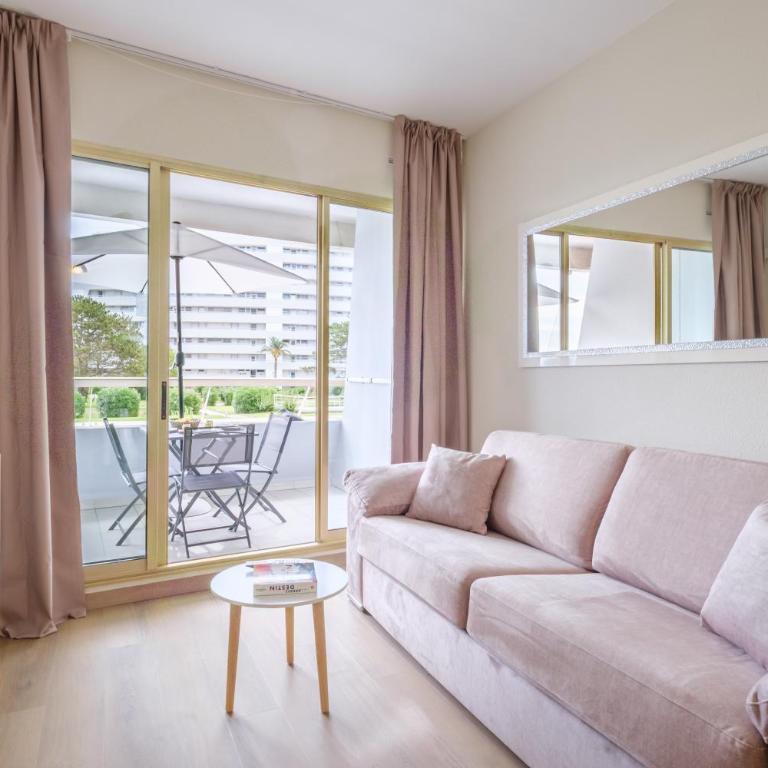 Marina Baie des Anges - bord de mer - Appartement 1 Chambre Supérieur avec Balcon - 1