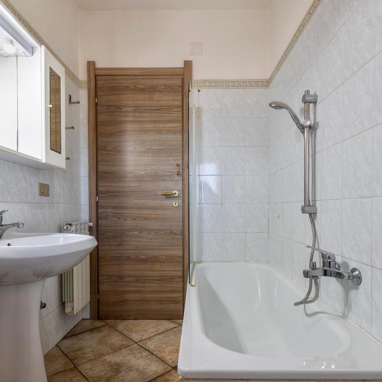 Appartamento Rosso Marrone - Appartamento Monolocale con Vista Mare - 15