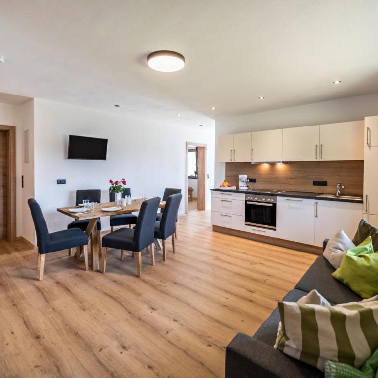 Ferienwohnung am Mühlbachl - Deluxe-Apartment mit 2 Schlafzimmern und Gartenblick - 1