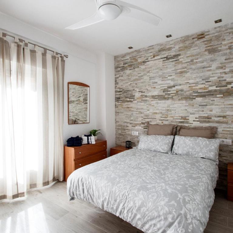 City Centre Lovely Apartment - Two-Bedroom Deluxe Apartment with Balcony - 11