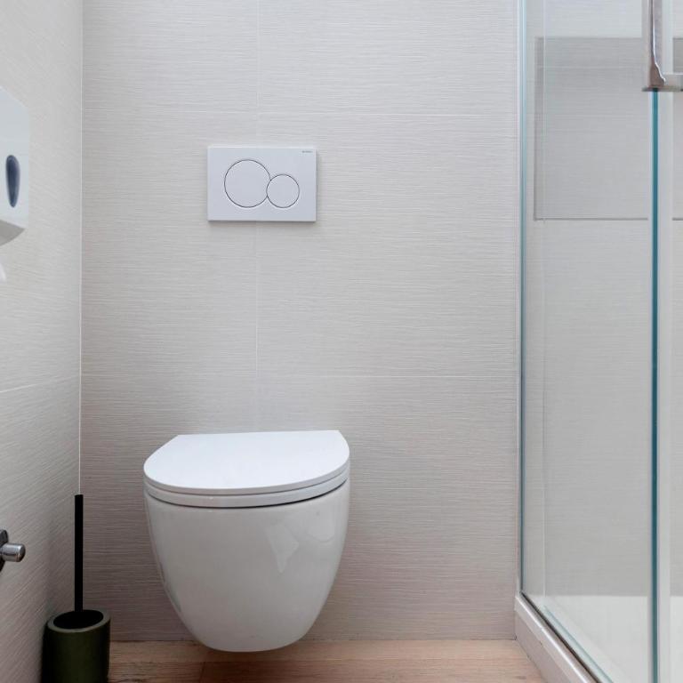 Rebaly Suites - Standard Queen Room - 12