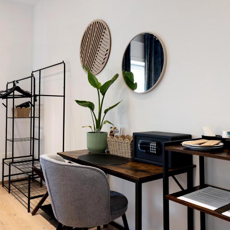 Rebaly Suites - Standard Queen Room - 16