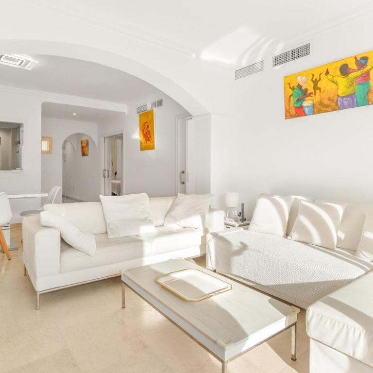 Jardines Santa Maria Golf Elviria - Apartamento Deluxe de 2 dormitorios con vistas al jardín - 4