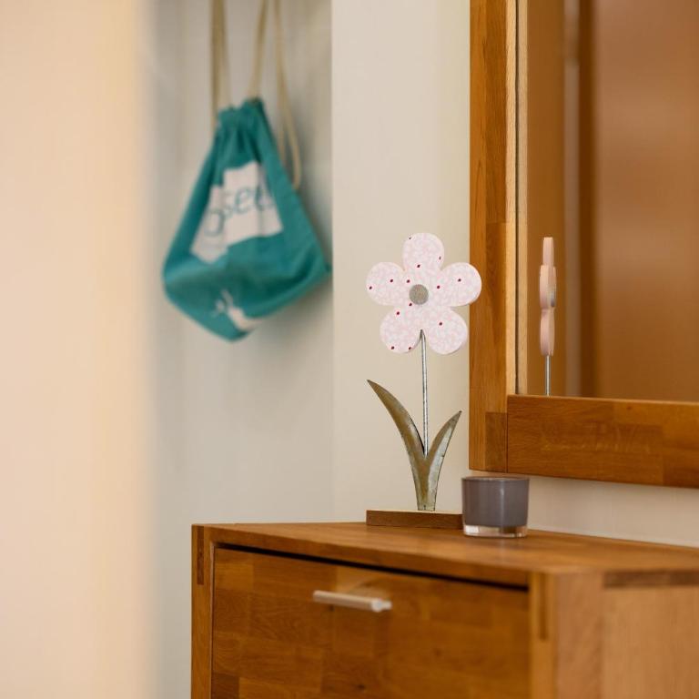 Cathleen Bohnert - One-Bedroom Apartment with Garden View - 28