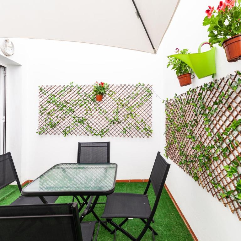Apartamento Los Remedios Con Patio Andaluz - Apartamento Deluxe de 2 dormitorios con balcón - 26