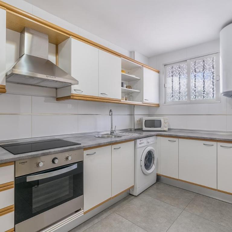 Apto Mediterraneo 7 La Herradura - Two-Bedroom Deluxe Apartment with Ocean View - 8