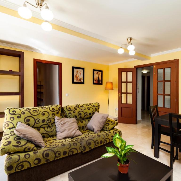 Apartamento Los Remedios Con Patio Andaluz - Apartamento Deluxe de 2 dormitorios con balcón - 9