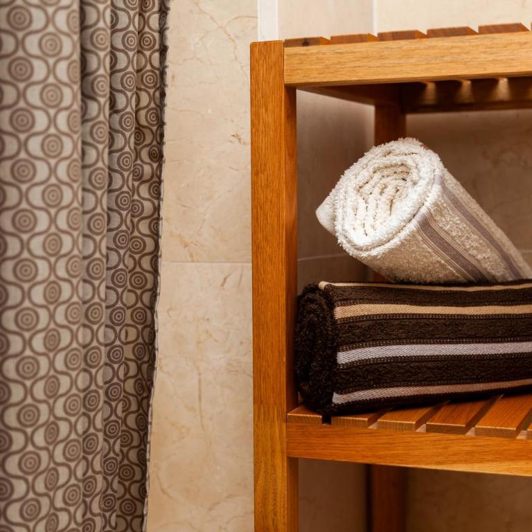 Apartamento Los Remedios Con Patio Andaluz - Apartamento Deluxe de 2 dormitorios con balcón - 24