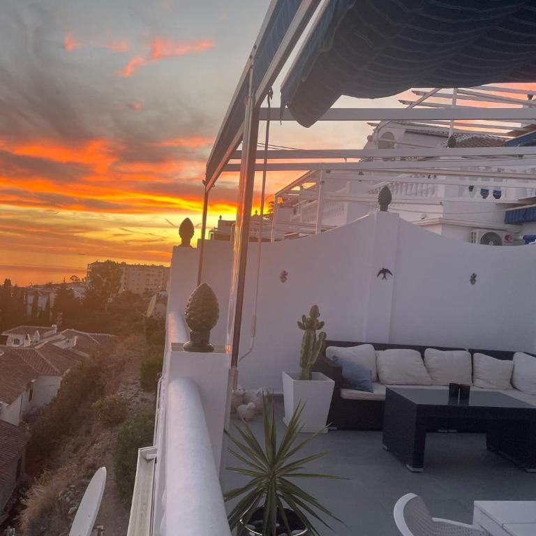 Bella Vista Beach Club Sea Views - Two-Bedroom Deluxe Apartment with Ocean View - 25