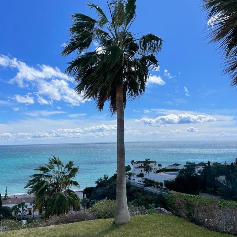 Bella Vista Beach Club Sea Views - Two-Bedroom Deluxe Apartment with Ocean View - 5