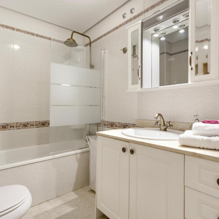 Preciosa Casa Con Jardín Privado - Casa de 3 dormitorios - 13