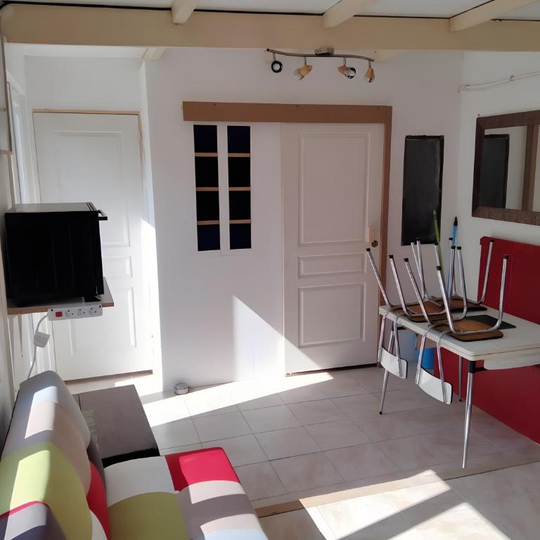 Deux petites maisons séparées-ville - Maison 3 Chambres - 7