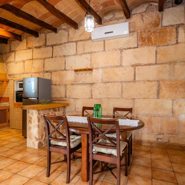 Agroturismo Son Llado - Habitación Cuádruple con ducha - 4