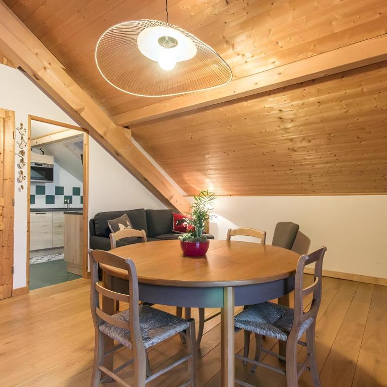 Gîte Au Pré De La Basse - Two-Bedroom Deluxe Apartment with Garden View - 8
