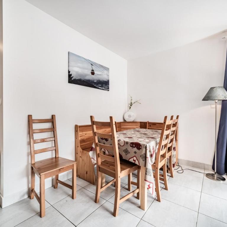 Appart 6 pers – Accès direct Ski - Appartement 2 Chambres avec Vue sur la Montagne - 6