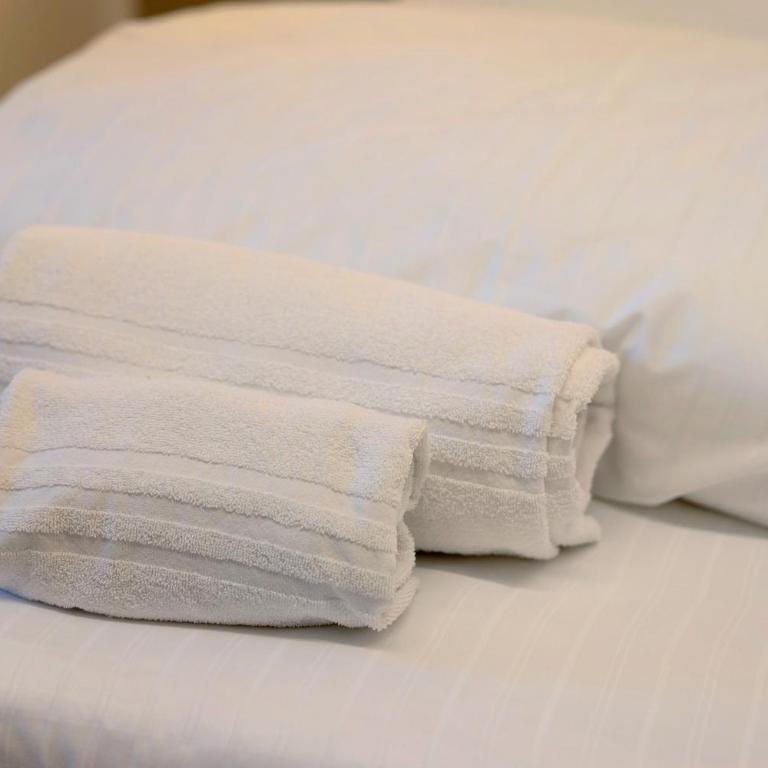 Rebaly Suites - Standard Queen Room - 10