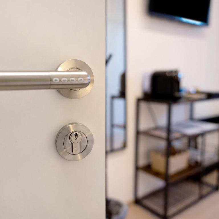 Rebaly Suites - Standard Queen Room - 13