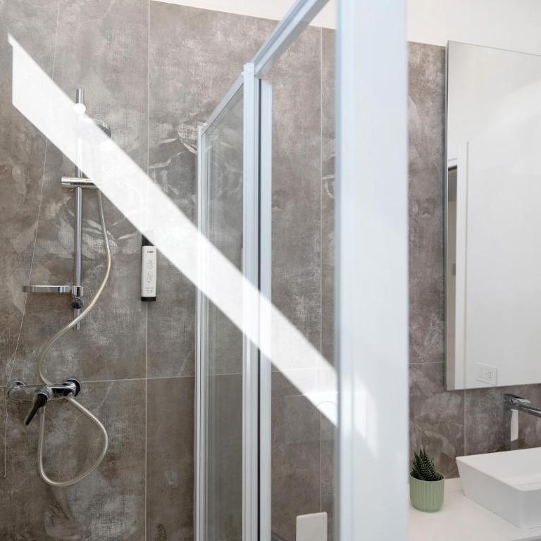 Rebaly Suites - Standard Queen Room - 13