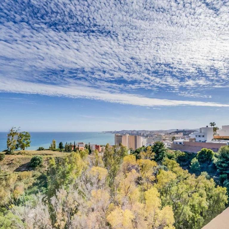 Sea View Paradize - Two-Bedroom Deluxe Apartment with Ocean View - 27