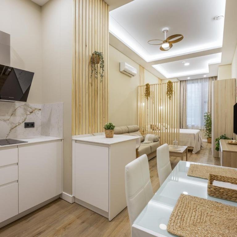 Apartamentos Brisas de Cádiz 3 - Habitación Triple con ducha - 7