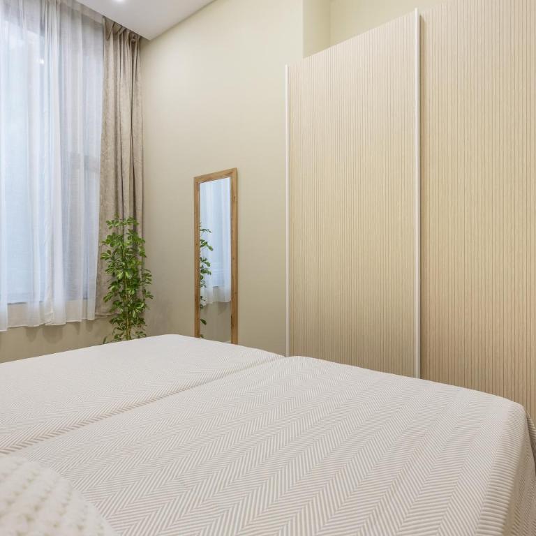 Apartamentos Brisas de Cádiz 3 - Habitación Triple con ducha - 16