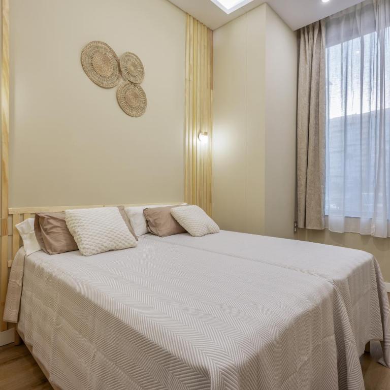 Apartamentos Brisas de Cádiz 3 - Habitación Triple con ducha - 15