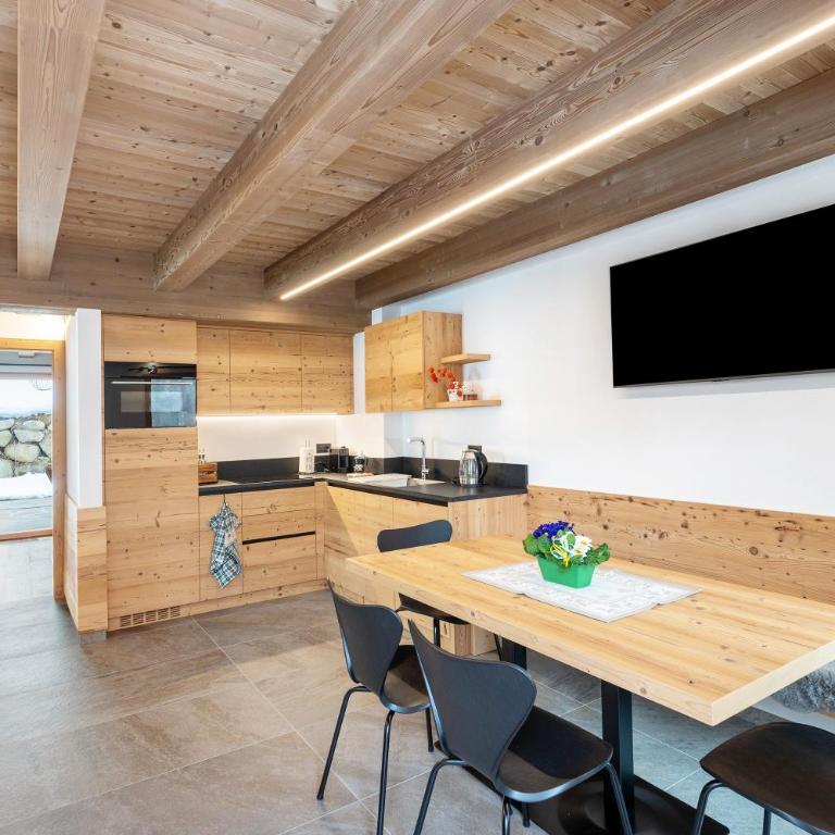 Lòni Lodge Vermiglio - Two-Bedroom Deluxe Apartment with Garden View - 8