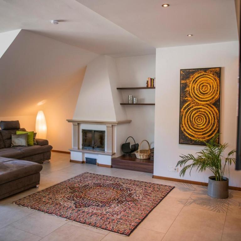 Theatre Lodge Attico Teatro - Two-Bedroom Apartment with Mountain View - 1