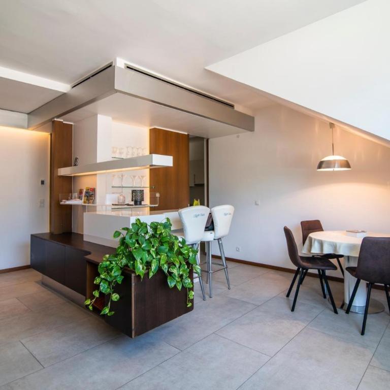 Theatre Lodge Attico Teatro - Two-Bedroom Apartment with Mountain View - 18