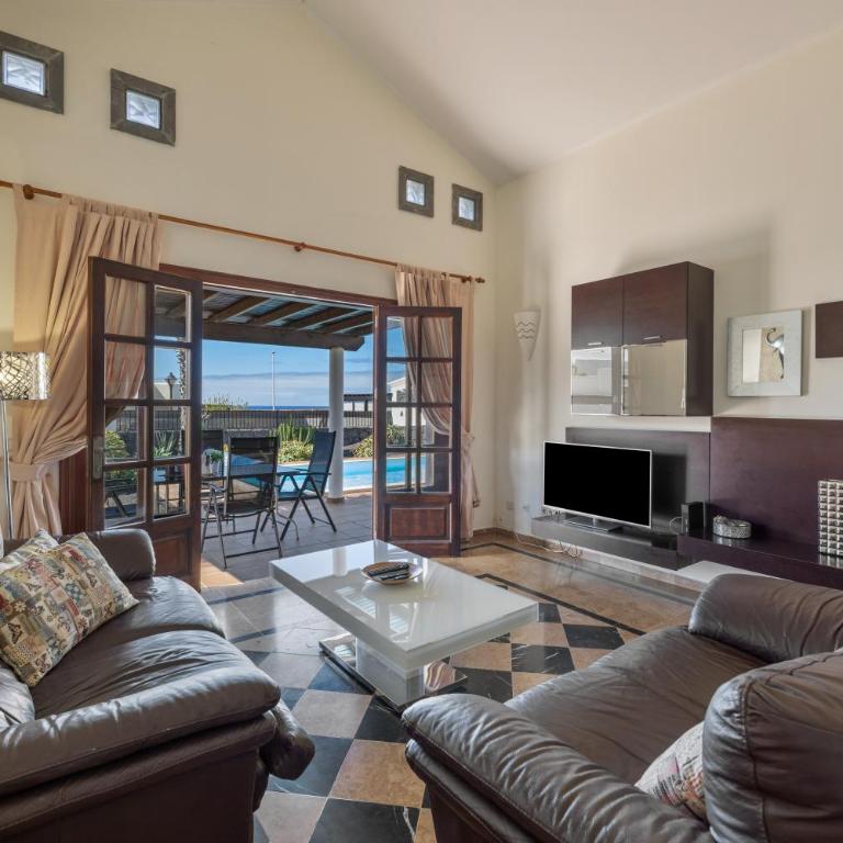 Villa Tania - Three-Bedroom House - 20
