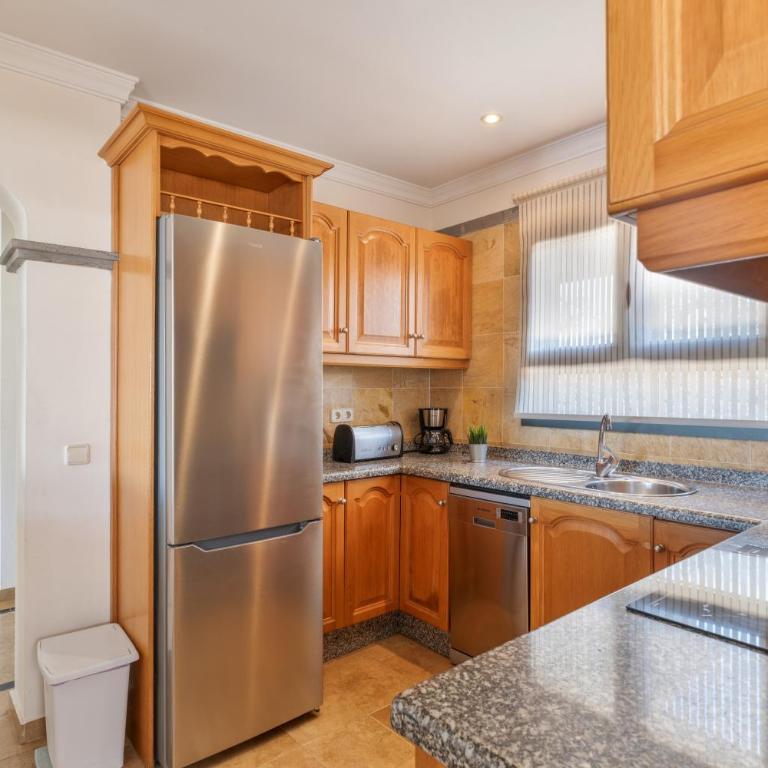 Villa Tania - Three-Bedroom House - 7