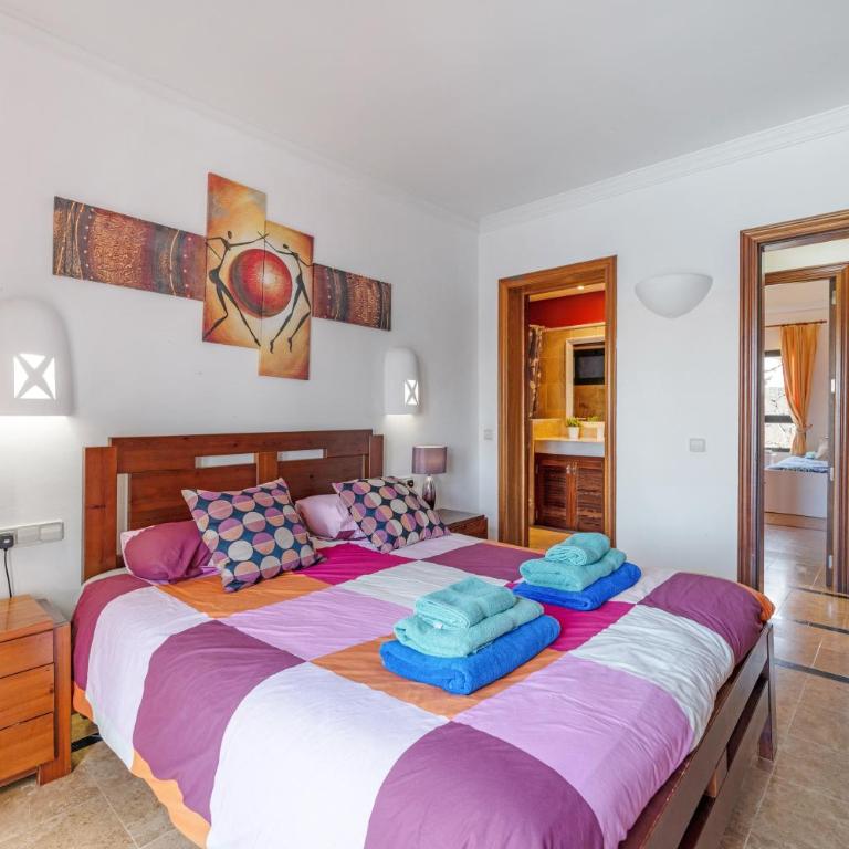 Villa Tania - Three-Bedroom House - 12
