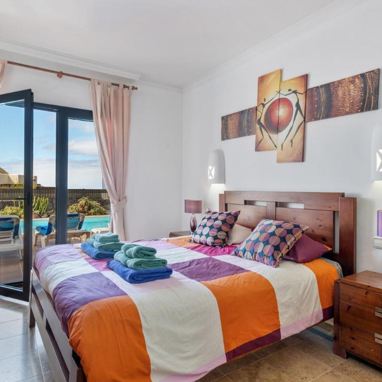 Villa Tania - Three-Bedroom House - 10