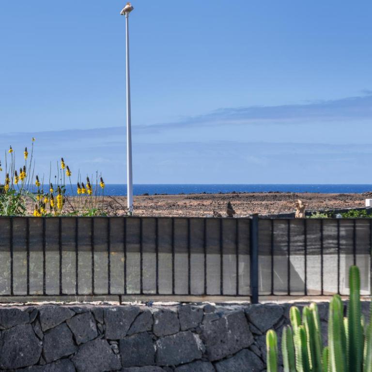 Villa Tania - Three-Bedroom House - 4