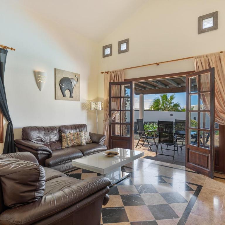 Villa Tania - Three-Bedroom House - 5