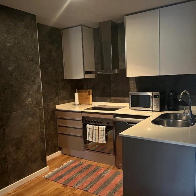 Samitier - Two-Bedroom Deluxe Apartment with Ocean View - 13