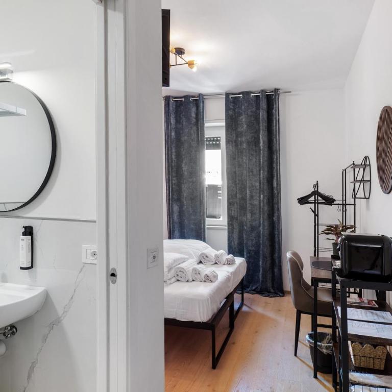 Rebaly Suites - Standard Queen Room - 14