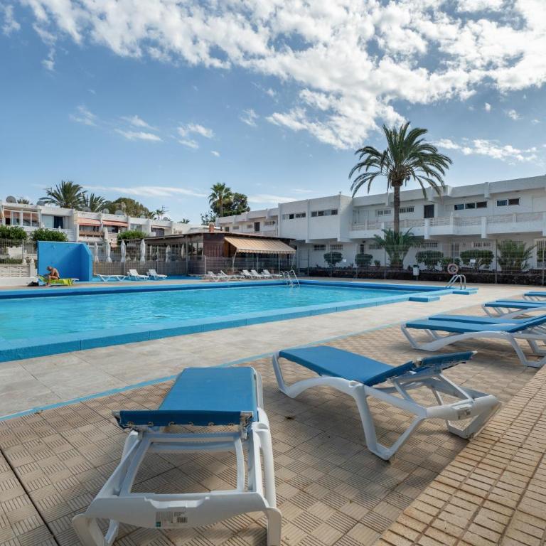 Big 2-bedroom in Tenerife South - Apartamento de 2 dormitorios con vistas a la montaña - 1