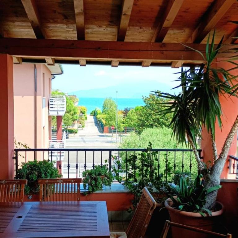 Lakeview Dream Veranda Sul Lago - One-Bedroom House - 10