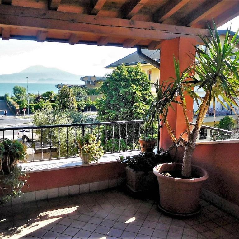 Lakeview Dream Veranda Sul Lago - One-Bedroom House - 12