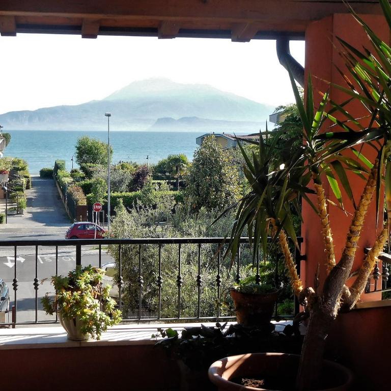 Lakeview Dream Veranda Sul Lago - One-Bedroom House - 9
