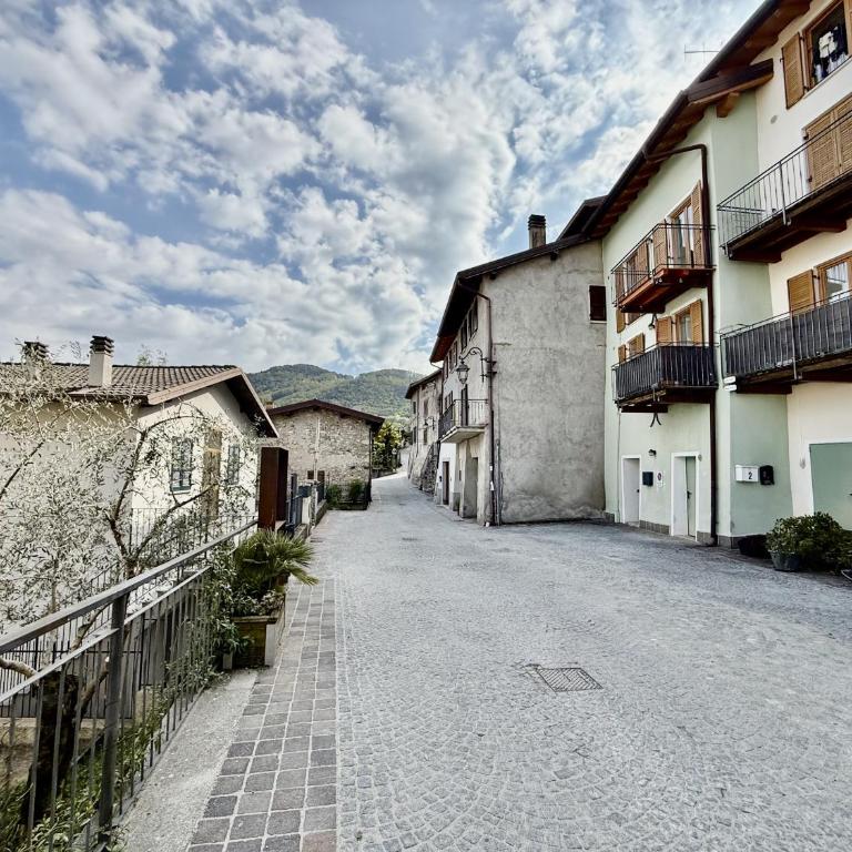 Voiandes balcony Apartment garden and pool - Appartamento con Vista Montagna - 32